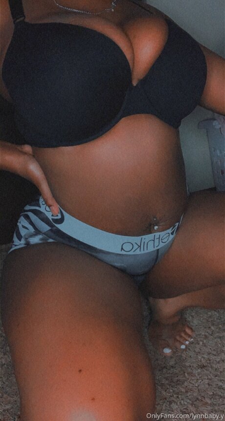 Lynnbaby Y nude model photos