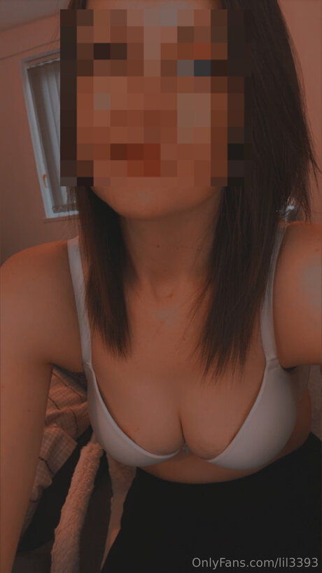 Lil3393 beautiful model photo