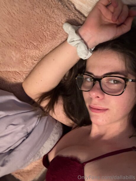 Dallabills model pornographic pics