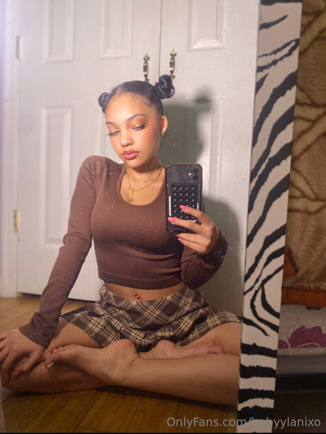 Babyylanixo perfect pornstar gallery