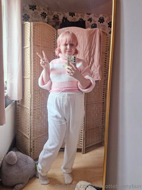 Charlottebunnybun model hot img