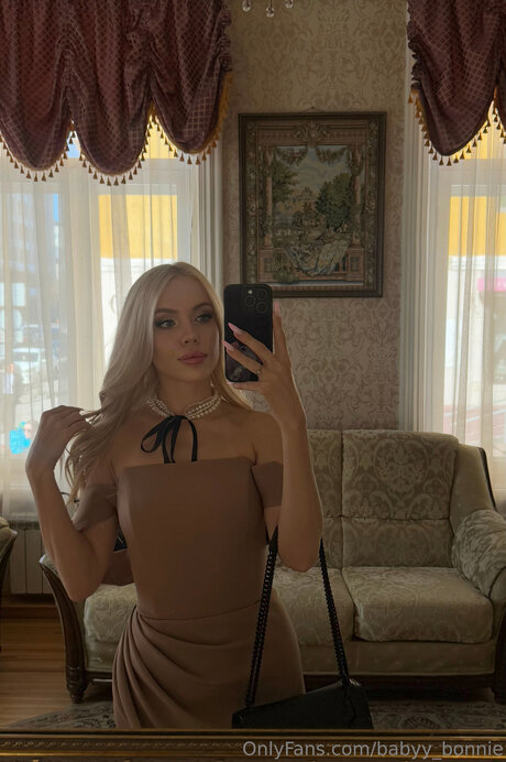 Babyy Bonnie star exclusive image