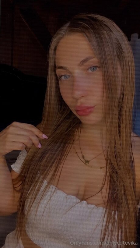 Onlycutevika sexy pornstar pictures