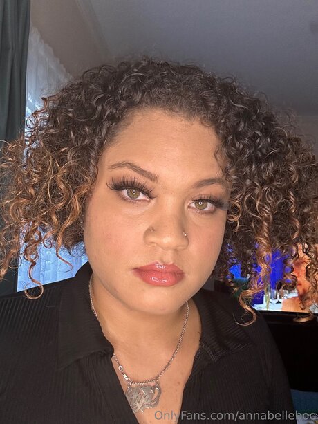 Annabellebooo erotic model pics