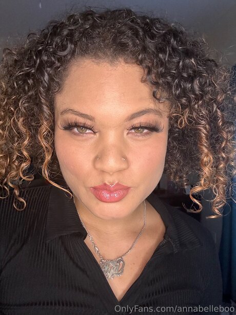 Annabellebooo nudes model photos