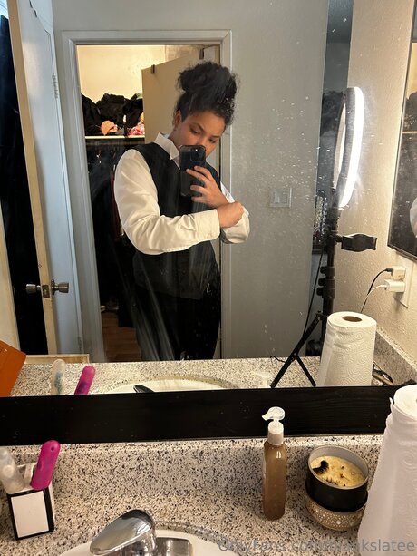 Blankslatee naked model img