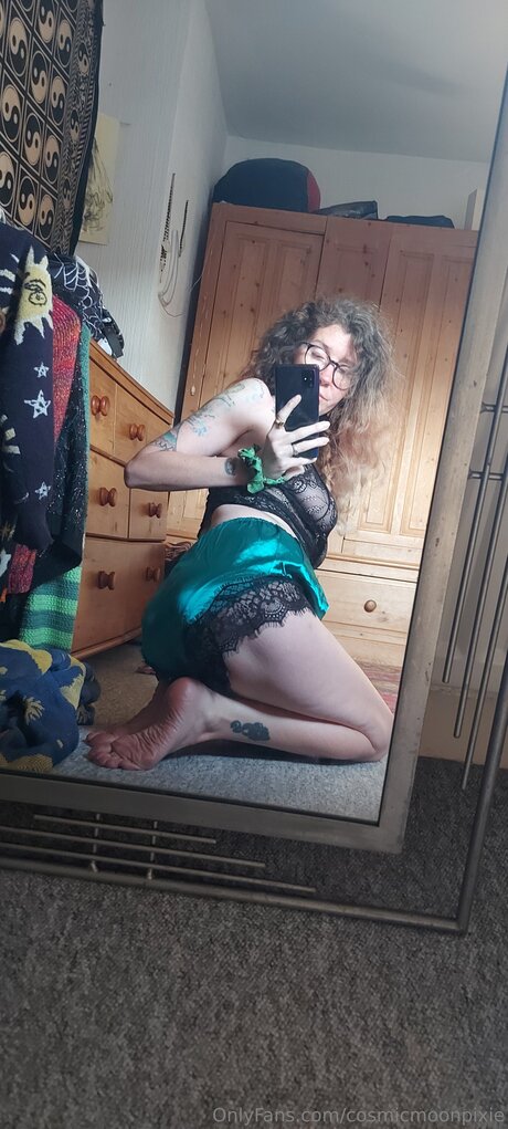 Cosmicmoonpixie model art pics