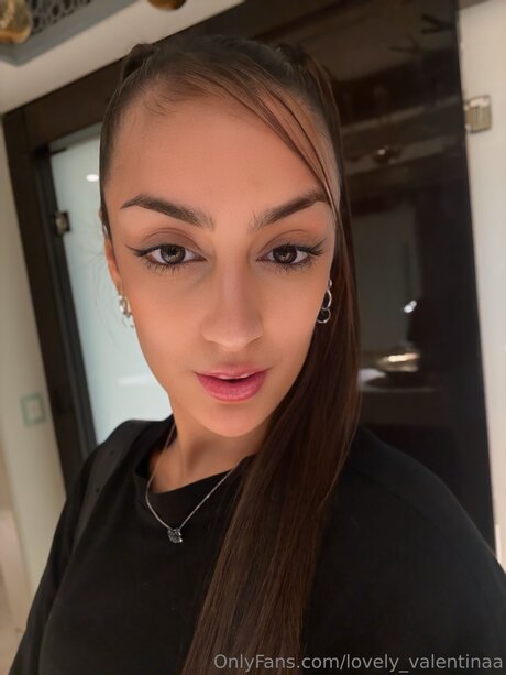 Lovely Valentinaa xxx model pictures