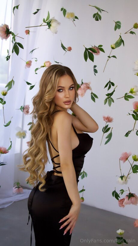 Tori Rain xxx model image