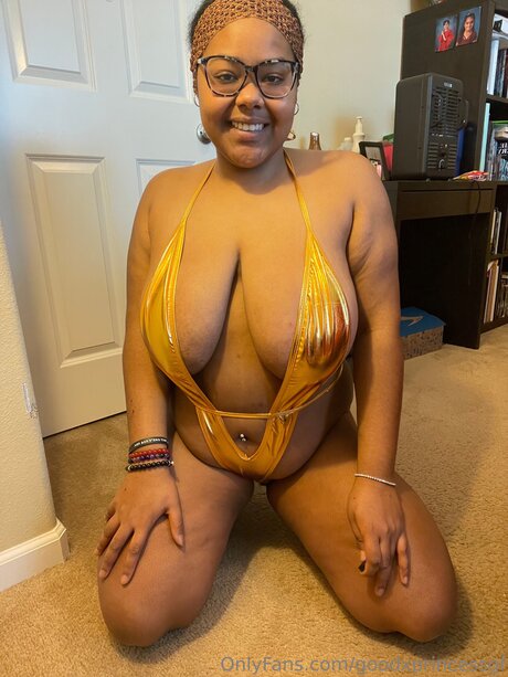 Goodxprincessgf model naked pic