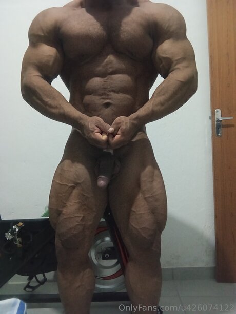 U426074122 model nude picture