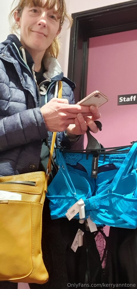 Kerryanntone star hot pictures