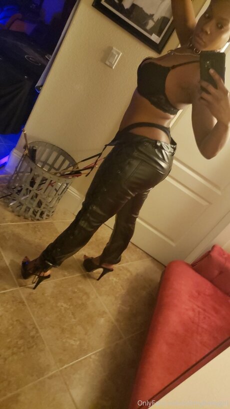 Ohmybabygirl model exclusive picture