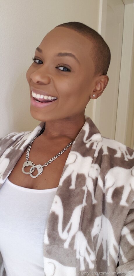 Ohmybabygirl model pretty pic