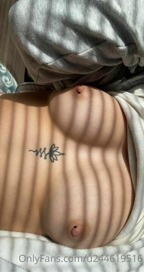 Misscherrypopper model adult image