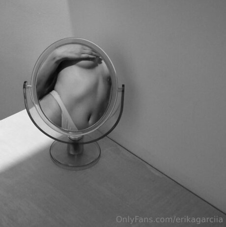 Erikagarciia art model images