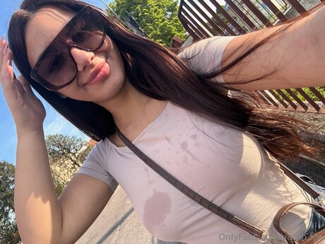 Yaslin Fox pornstar naked pics