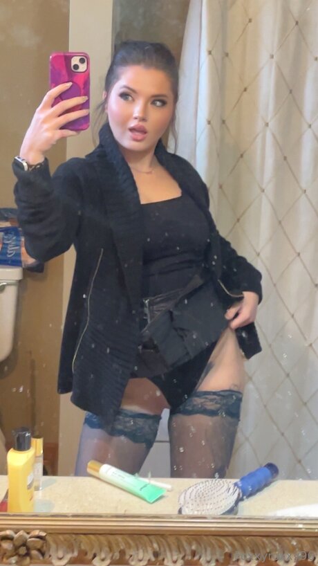 Foxxyroxxy96 pornstar hd pictures