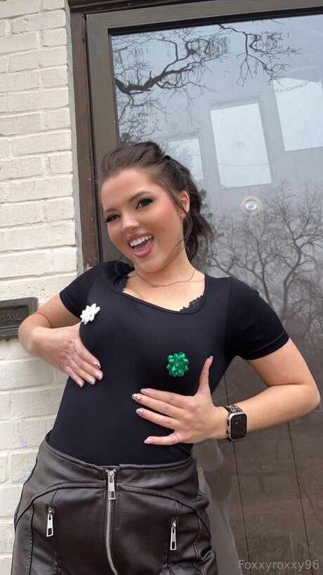 Foxxyroxxy96 pornstar free pic