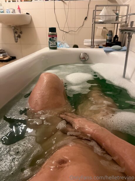 Helletrevino model hot photo