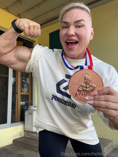 Helletrevino exclusive actress photos