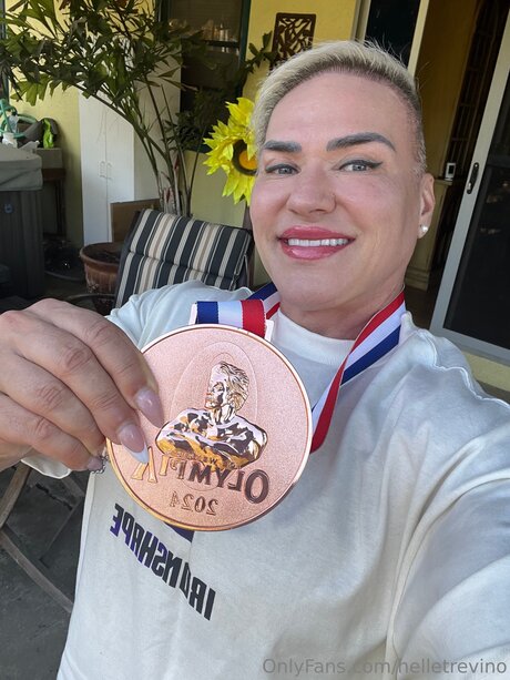 Helletrevino porn model photo