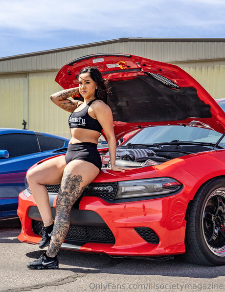 Illsocietymagazine model perfect image