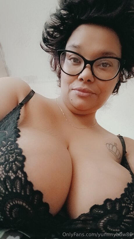 Yummybbw86 model erotic photo