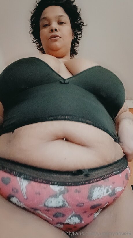 Yummybbw86 model top picture