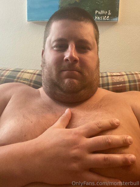 Thebulkinghog model nude photo