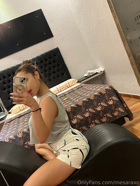 Mesaraxo hot star photos