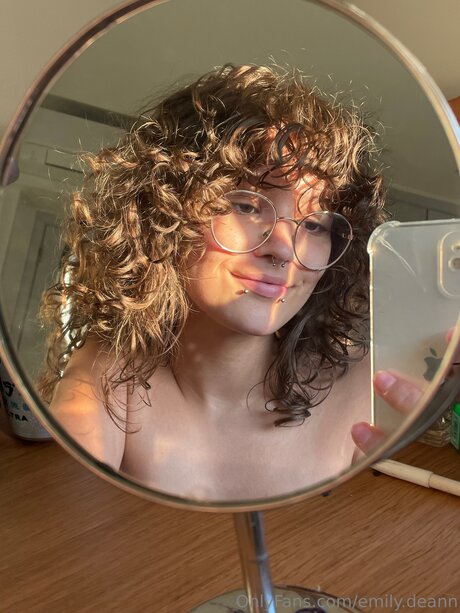 Emily Deann high quality actress image