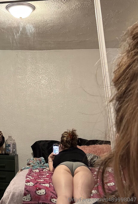 U489998047 model porn picture