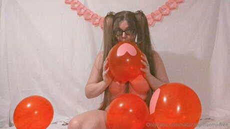 Naturally Naomi Free model sex picture