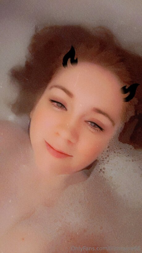 Lilithraine66 pornstar image