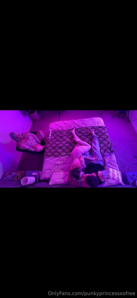 Punkyprincessxofree model hd gallery