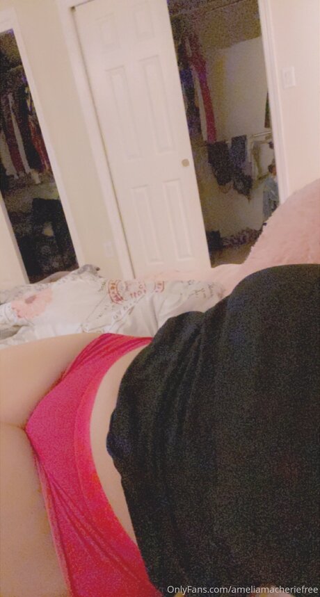 Ameliamacheriefree nude pornstar photos