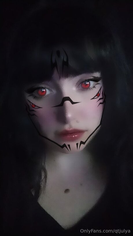 Julyett4 erotic model picture