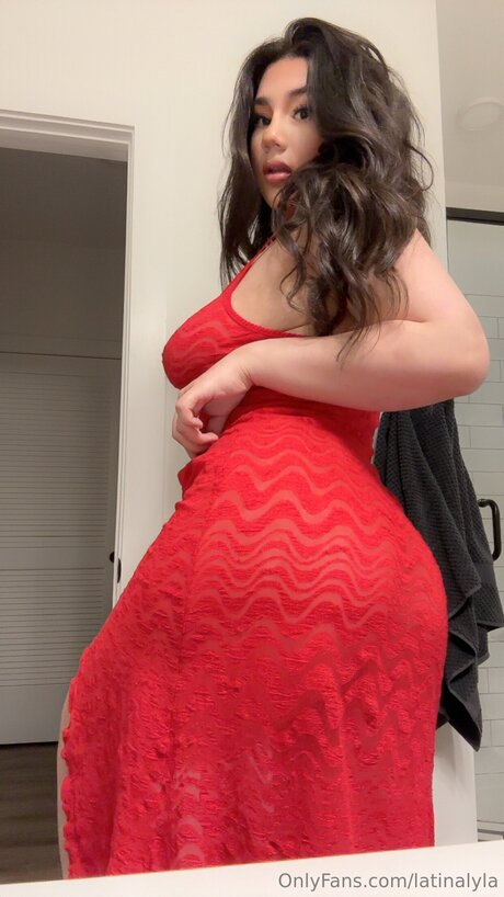 Latinalyla model beautiful pics