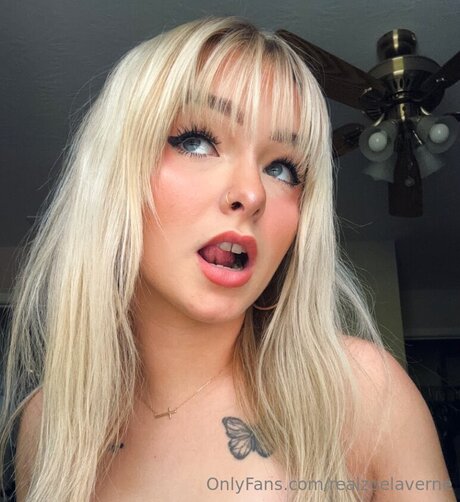 Realzoelaverne top model image