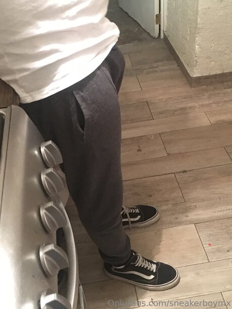 Sneakerboymx pornstar pretty photo