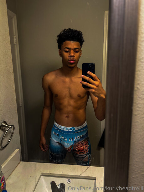 Kurlyheadtrelll nudes star pics