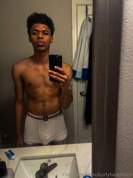 Kurlyheadtrelll erotic actress pictures