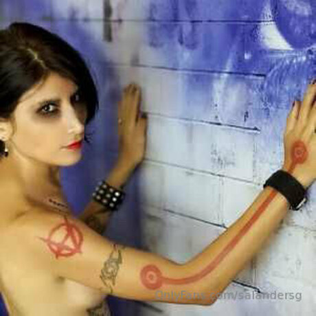 Salandersg pornstar nudes pictures