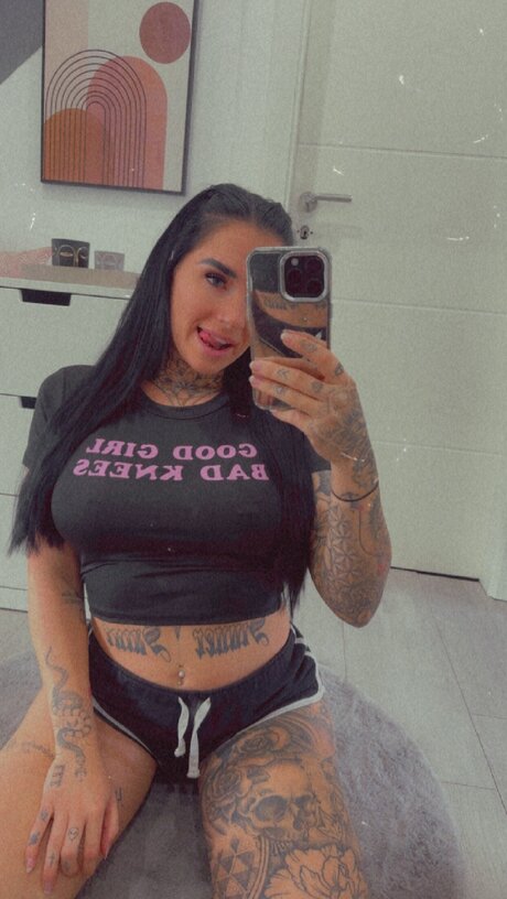 Justineblack hd model pics