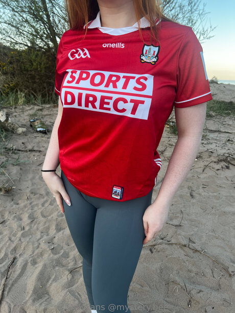 Mystery Bee star high quality photos