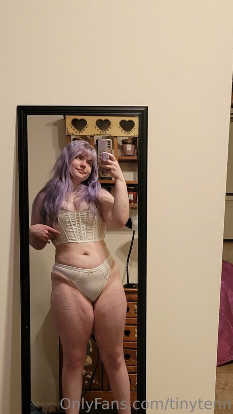 Tinytenn hot actress photo