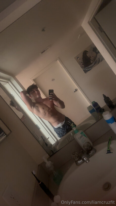 Liamcruzfit pornstar sexy images