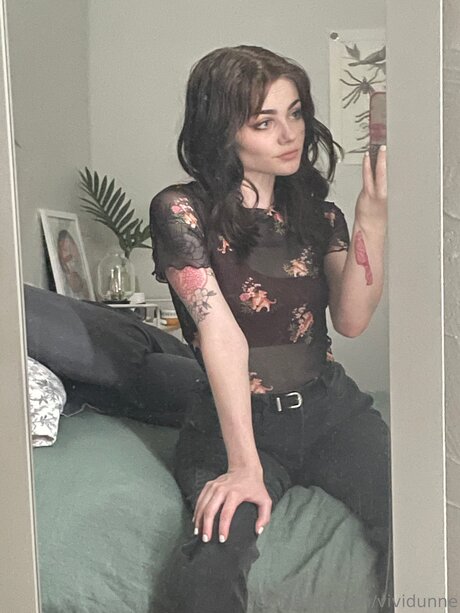 Vividunne naked actress images