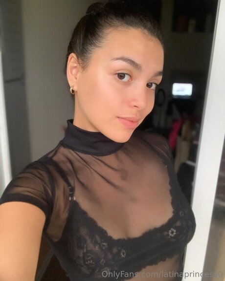 Emmaa Of xxx model pics